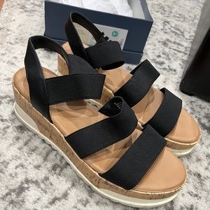 UNIVERSAL THREAD Platform Sandals